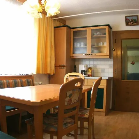 弗日恩豪斯豪贝酒店 *